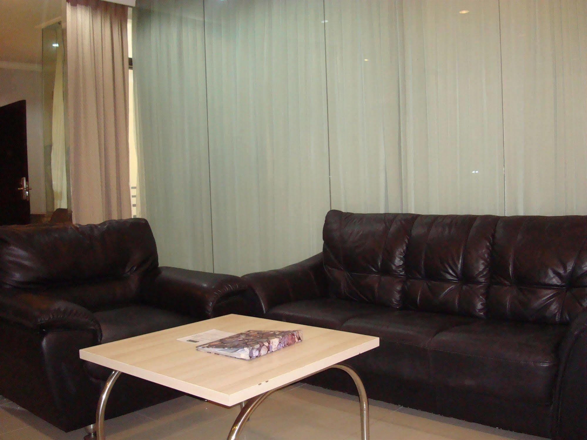 Ap Suite Apartment กูตา ภายนอก รูปภาพ
